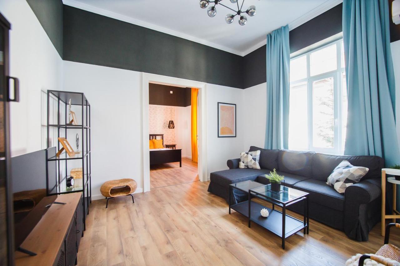 Super Central Spacious Apartment Орадеа Екстериор снимка