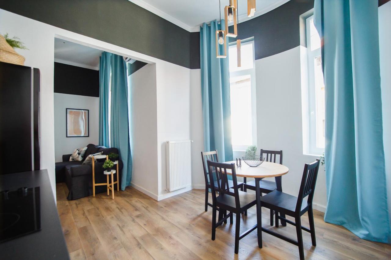 Super Central Spacious Apartment Орадеа Екстериор снимка