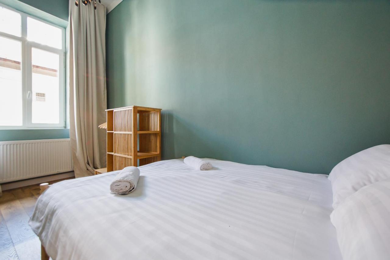 Super Central Spacious Apartment Орадеа Екстериор снимка